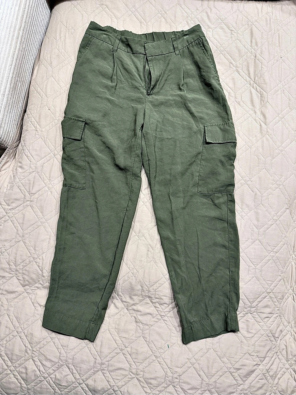 A New Day Cargo Trousers in Green Size 10